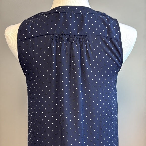 LOFT Petites Navy Polka Dot Sleeveless Blouse Size SP - Picture 5 of 6